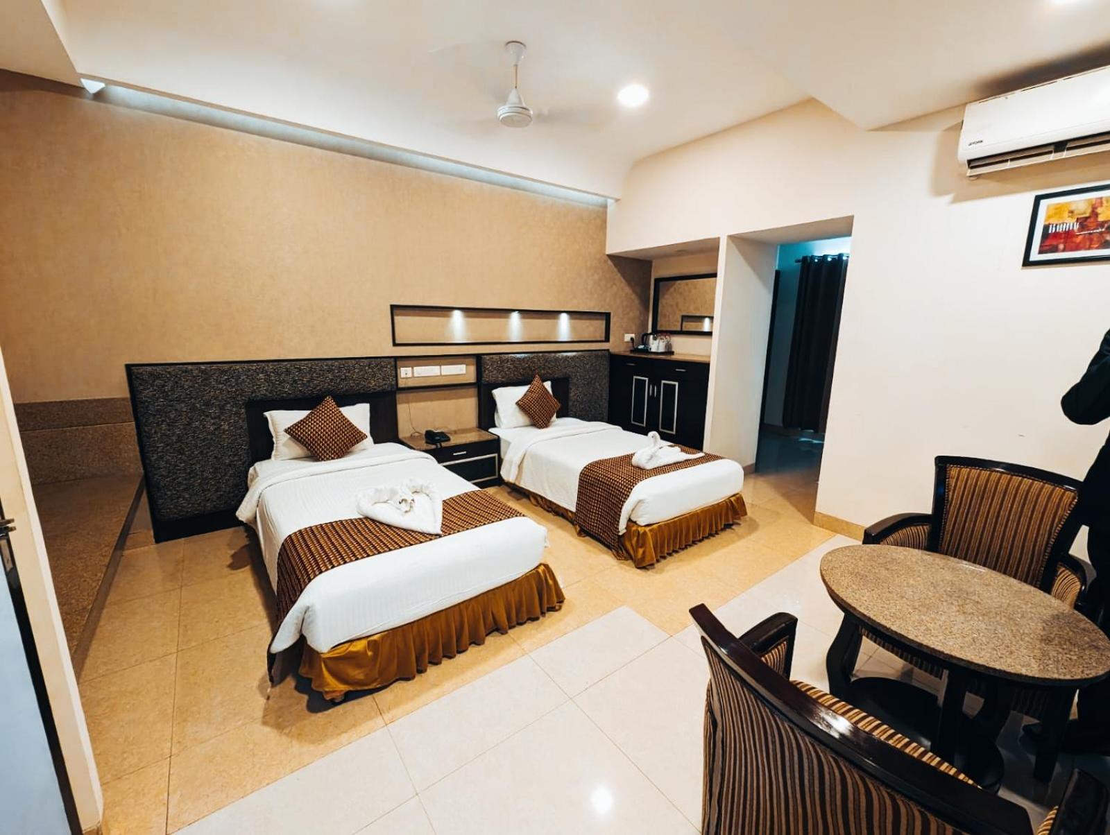 โณรแรมเซาเทิร์น เรซิเดนซี Hotel Kelambakkam ภายนอก รูปภาพ
