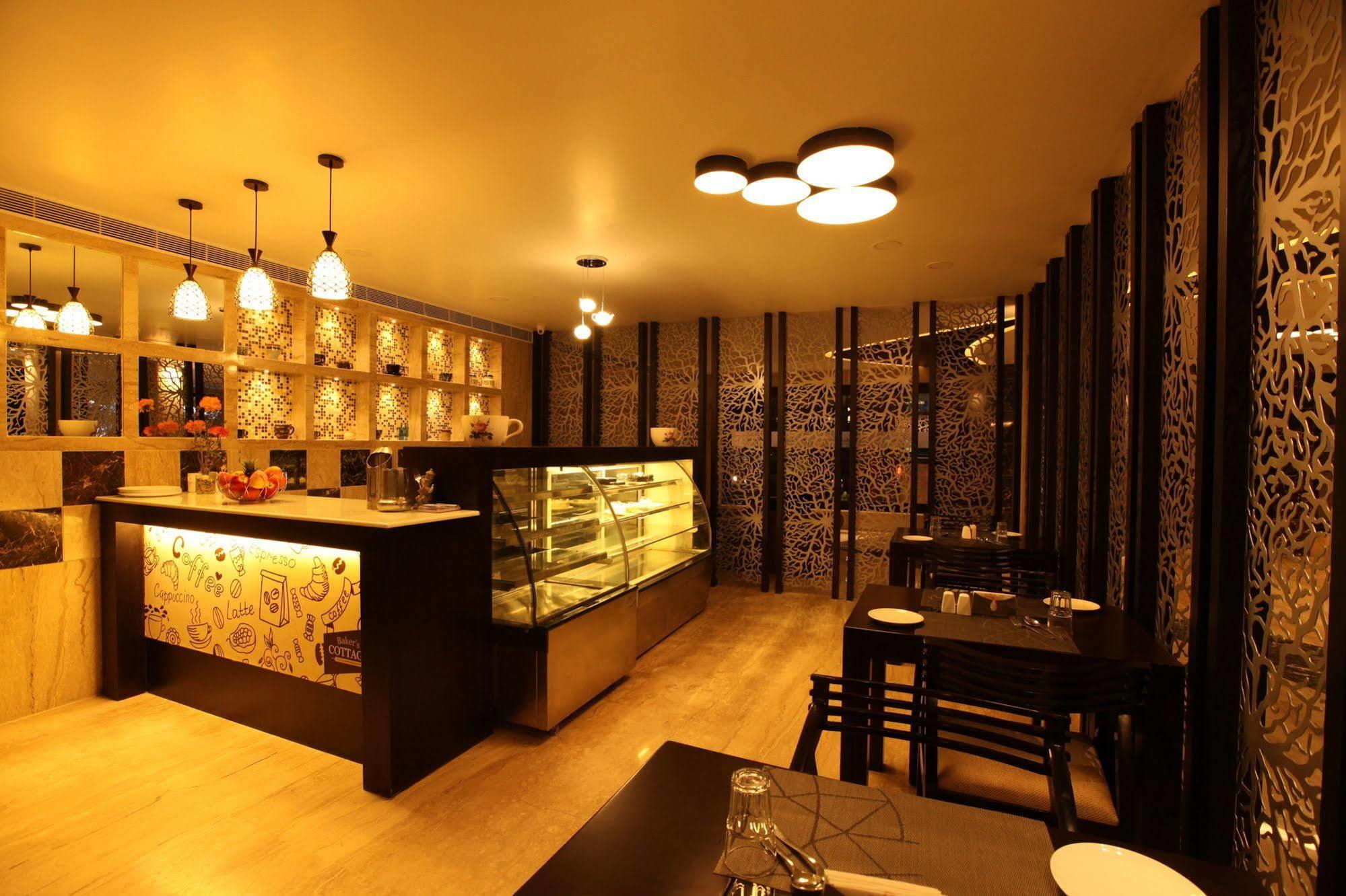 โณรแรมเซาเทิร์น เรซิเดนซี Hotel Kelambakkam ภายนอก รูปภาพ